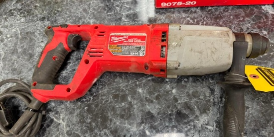 Milwaukee 1" SDS Plus Electric Rotary Hammer, CAT No. 5262-21, 120V, S/N G43BD214702739