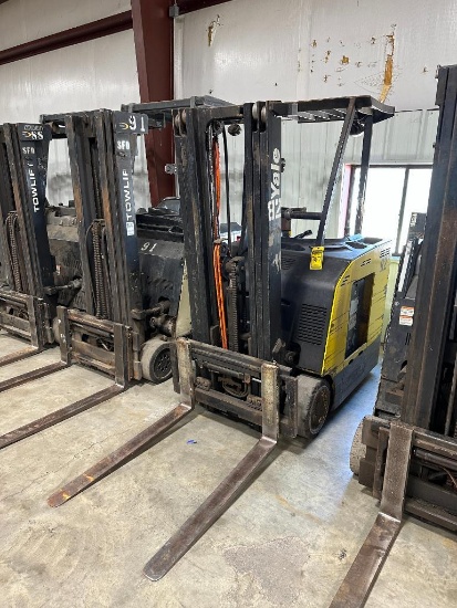 Yale 2,900-LB Capacity Dock Stocker Forklift, Model ESC030FAN36TE082, S/N A883N01810A, 36 Volt