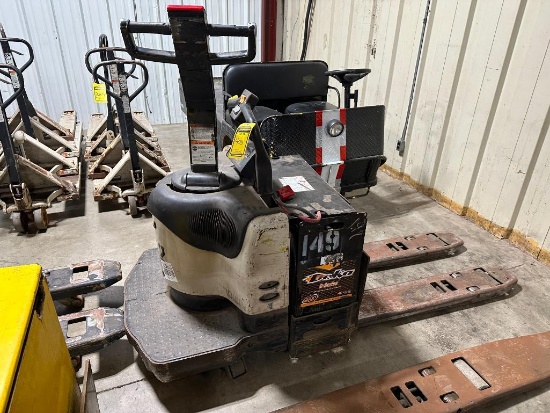 Crown Walkie/Rider Electric Pallet Jack, 7,428 Hours ($10 Loading fee will be added to buyer's