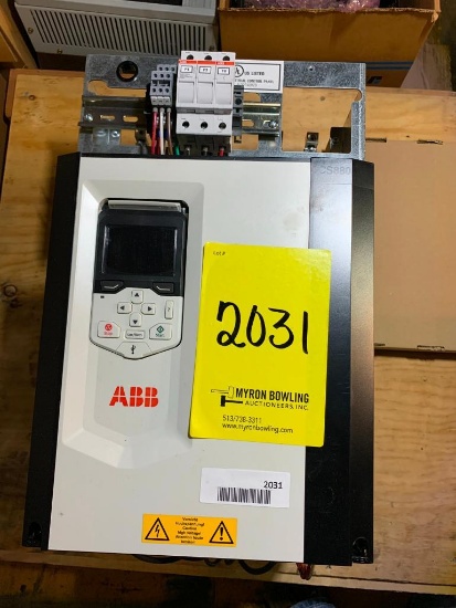 (New) ABB DCS880 Industrial Drive Module