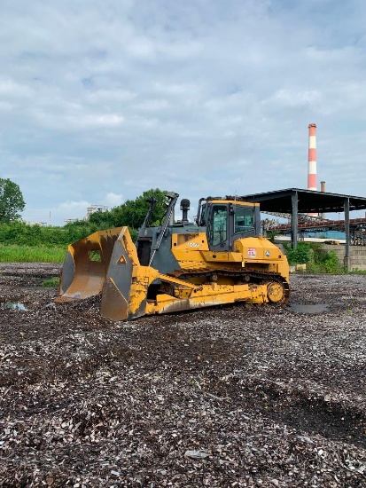 John Deere 1050J Crawler Dozer w/ 18' Blade, Pin # 1LU1050JHZT011981 (Runs, 12,000 +/- hours, fire