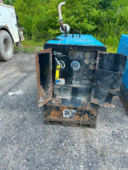 Miller Big Blue Turbo DC Welding Generator Diesel Engine (LAUREL BRANCH LOCATION; Coordinates: