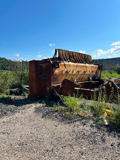 D11 Dozer blade, 21' Wide (LAUREL BRANCH LOCATION; Coordinates: 37.39556 Deg. N 82.05287 Deg. W)