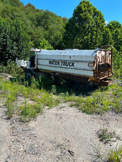Mack Water Truck, Model & VIN Unknown (Parts Machine) (LOCATED IN HURLEY, VA; Coordinates: 37.40666