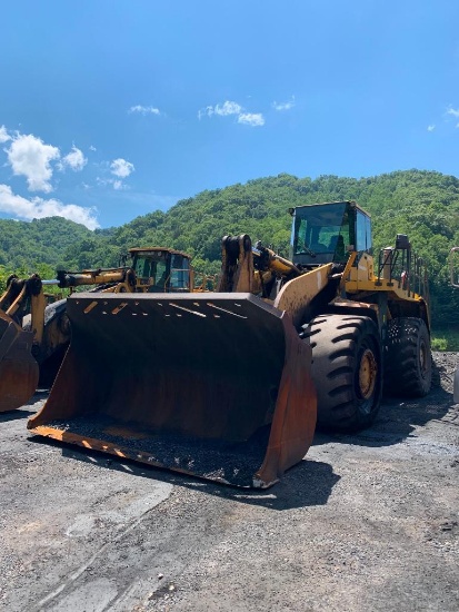 Komatsu WA600-6 Articulated Wheel Loader, Rockland 12' Bucket Model HDV WA600-6, Pin#