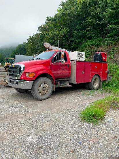 2005 Ford F-750 XLT Super Duty Mechanics Truck, Cat C-7 Acert Engine, Curry 1062 Crane, Hose Reel,