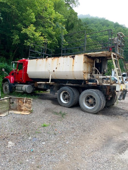 2006 Mack Granite Water Truck, Model CV713, Mack In-Line 6-Cylinder Diesel Engine, Eaton Fuller