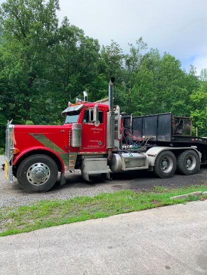 2003 Peterbilt Daycab Tractor, Dual Axle, Cat C-15 In-Line 6 Cylinder Engine, Manual Transmission,