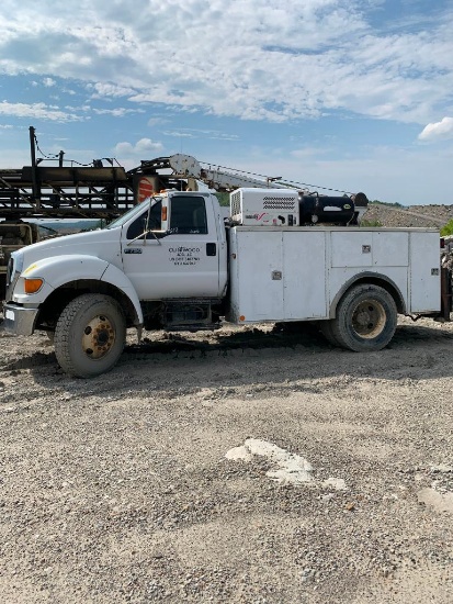 2006 Ford F-750 4 X2 Mechanics Truck, Cat In-Line 6-Cylinder Diesel Engine, 7-Speed Manual