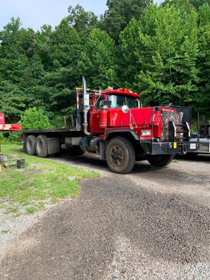 1990 Mack Rollback Truck, Model Rd888sx, Dual Axle, Engine Model E7-427, Eaton Fuller 8-Speed Manual
