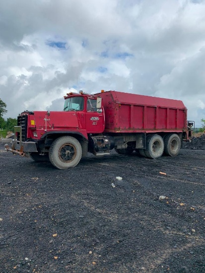 1995 Mack RD888SX Water Truck, Manual Transmission, 298,216 Miles, VIN# 1M2P282C8SM001886, Asset#