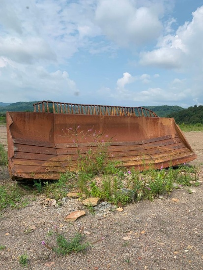 D-11 Dozer Blade (LAUREL BRANCH LOCATION, HURLEY, VA; Coordinates: 37.40665 Deg. N, 82.05512 Deg. W)