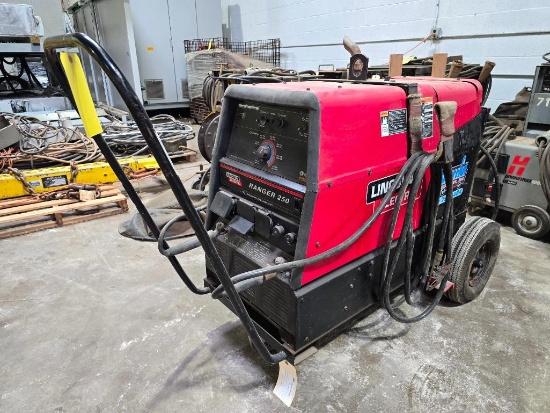 Lincoln Ranger 250 DC Welder/ Generator, 8,000 Continuous Watts, 250 Amp Output, Chopper Technology,