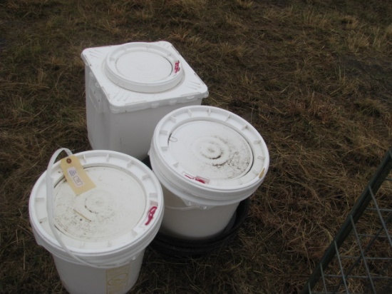 3 Fortex Tups and Buckets