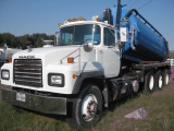 1999 Mack Model RD688S Tri Axle double frame Vac Truck Mack E7-350hp Diesel Odometer 484,961