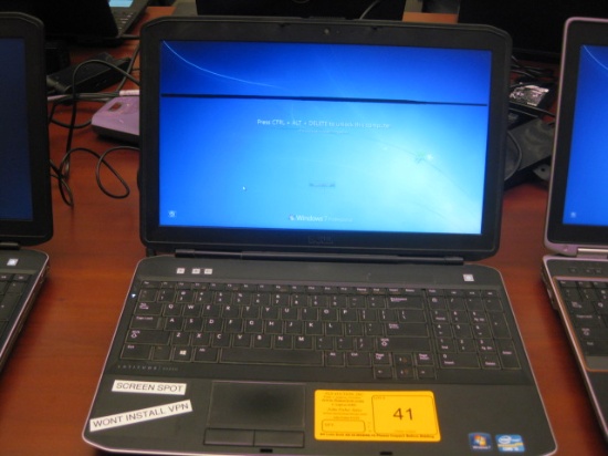 Dell Latitude E5530 Laptop Computer Monitor has Line in middle i5