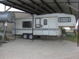 1990 5th Wheel Travel Trailer