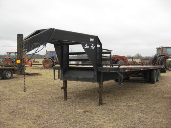 2006 32' Sure Pull Gooseneck Flatbed Trailer Dove Tail with 3 ramps Tandem Axle Dual Wheels