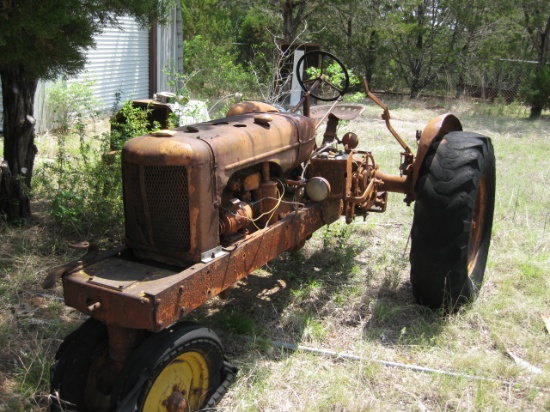 * Antique Farm Tractor 3-wheel