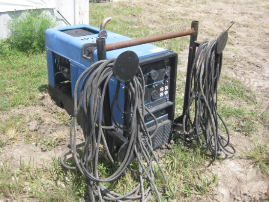 Miller Bobcat 225 Gas Power Welder runs and leads
