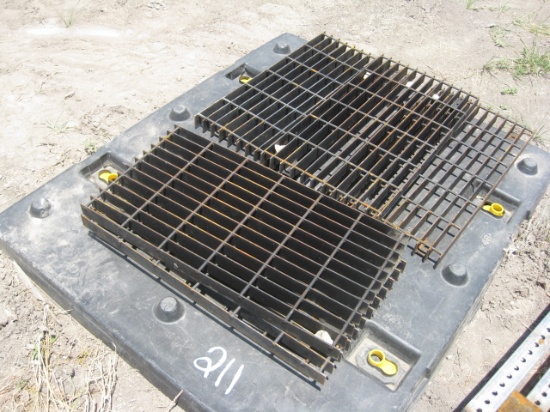 Small Metal Grates on plastic pallet