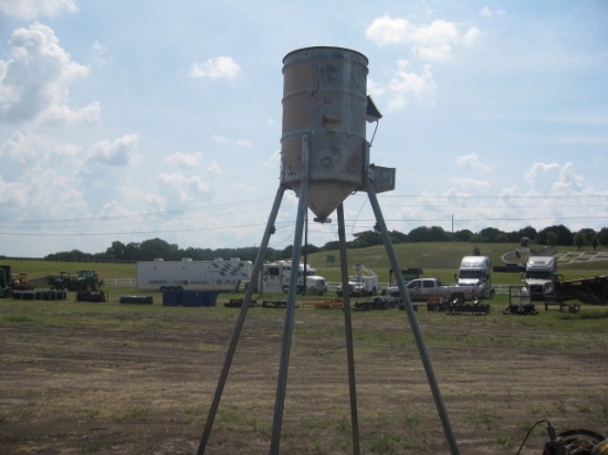 55 Gallon Deer Feeder and stand