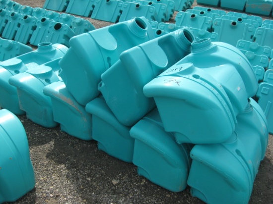 25 Gallon Spray Rig Tanks Condition Unknown