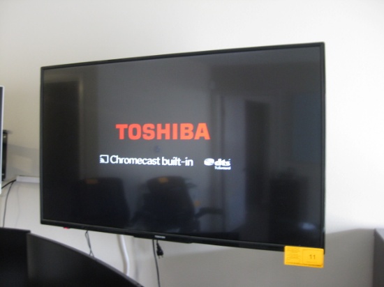 Toshiba 42" TV with Remote and Wall mount