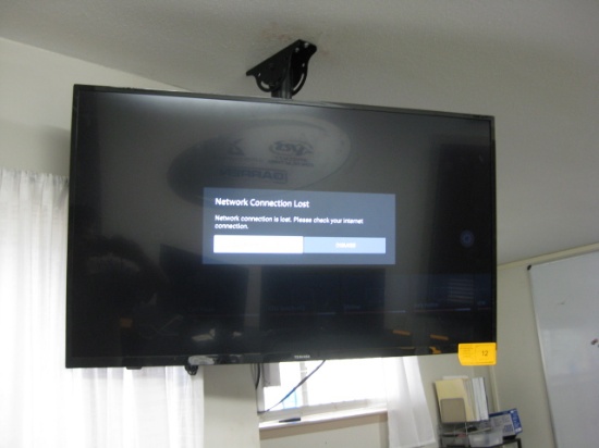 Toshiba 42" LCD TV with Rmote and Wall Mount