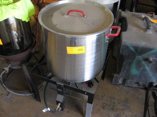 Large Gas Cooker Large pot and Stove