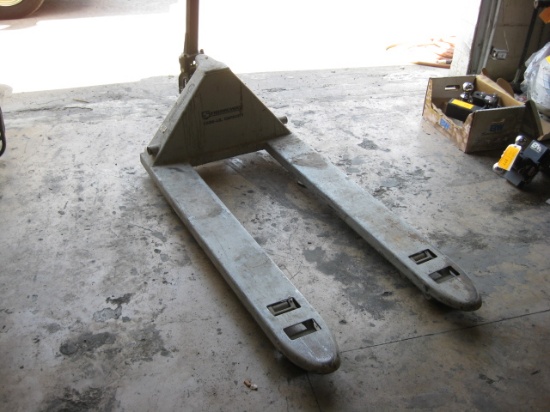 Strongway 5500lb Pallet Jack