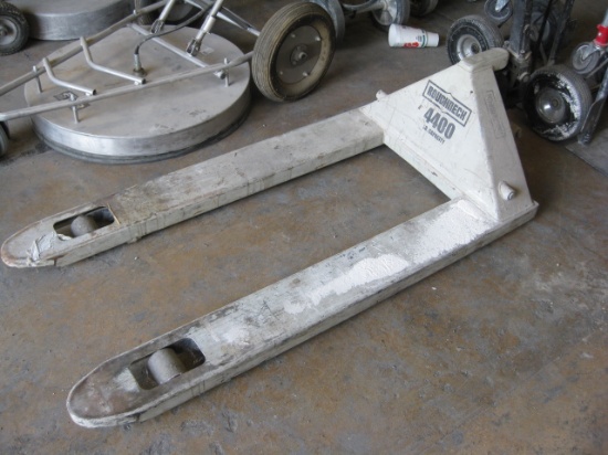 Roughneck 4400lb Pallet Jack