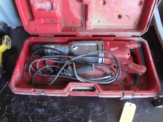 Milwaukee 110v Large Chipping Hammer