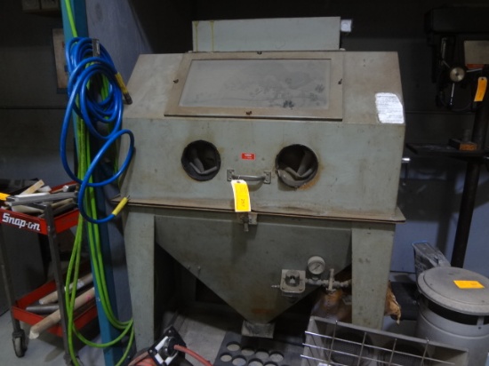 Dayton Blast Cabinet