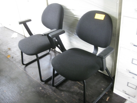 Black Arm/Guest Chairs 2x$