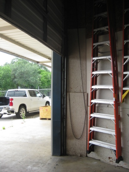 Louisville 12' Fiberglass Step Ladder