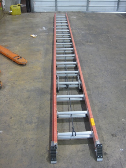 40' Louisville Fiberglass Extension Ladder