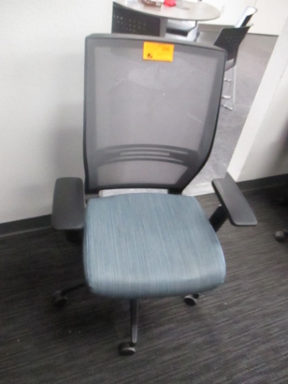 Mesh Back Blue Seat Task Chair