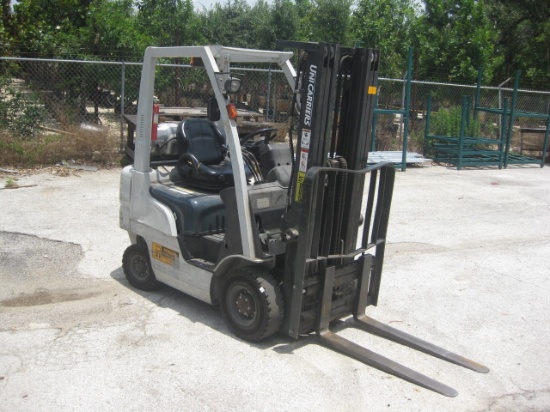 UniCarriers Model FG18L- AT Propane Forklift 3 Stage with side Shift