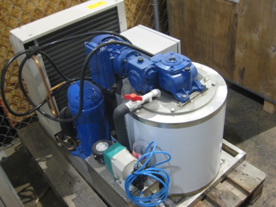 Flake Ice Machine and Bin Model MIF0.35T-R4a SN 20221215777