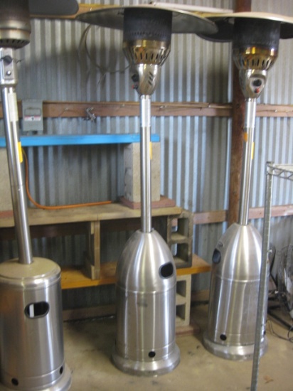 One Dynaglo patio heater, propane powered