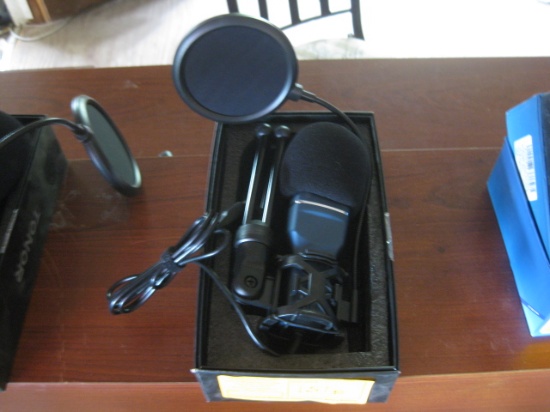 Tonor Model TC-777 USB Condenser Microphone