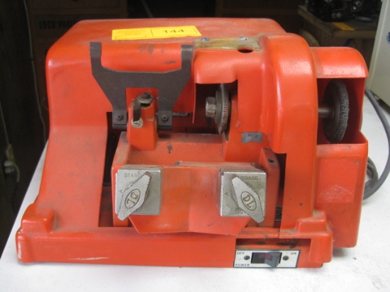 ilco unican Model DL red key machine
