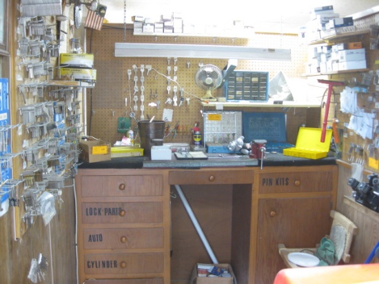 Cyclinder Pin Kits vice and contents of 6 drawers