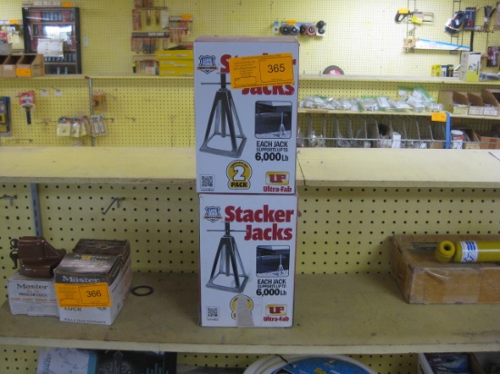 (2) Trailer Jacks