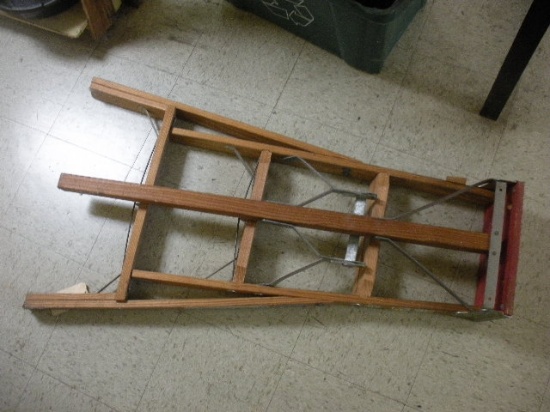 Werner wooden 5-foot ladder