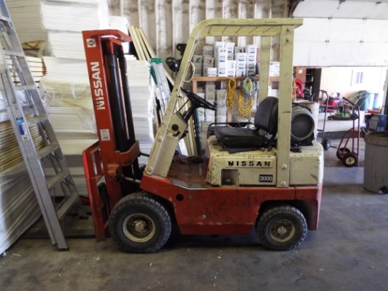 Nissan 3000lb Forklift