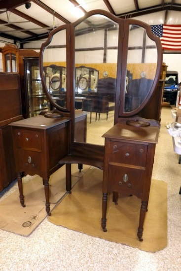 Vintage Wood Vanity Dresser w/3 Mirrors & Drawers