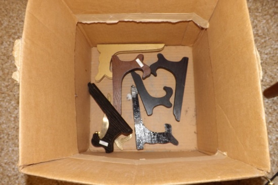 Box of Assorted Easels (27)