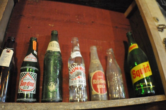 VINTAGE SODA POP BOTTLES (7)